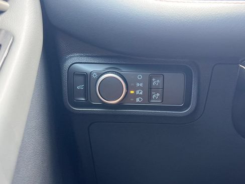 New 2026 Ford Explorer Active RWD image 11