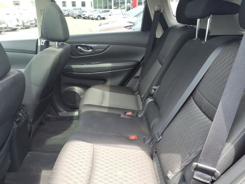 Used 2020 Nissan Rogue SV w/ Sun & Sound Touring Package AWD/4WD image 8