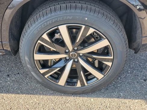 New 2026 Volvo XC90 B5 Core w/ Protection Package Premier AWD/4WD image 7