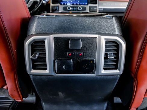 Used 2022 Ford F450 Platinum w/ FX4 Off-Road Package image 37