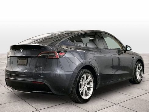 Used 2022 Tesla Model Y Long Range AWD/4WD image 11