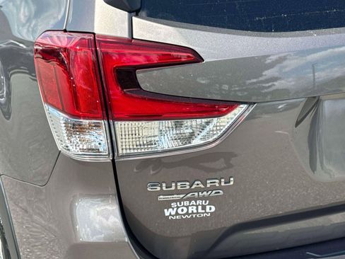 Used 2023 Subaru Forester Premium AWD/4WD image 8