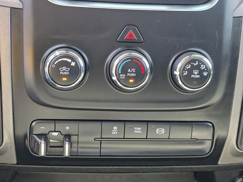 Used 2018 RAM 2500 Tradesman w/ Chrome Appearance Group image 24