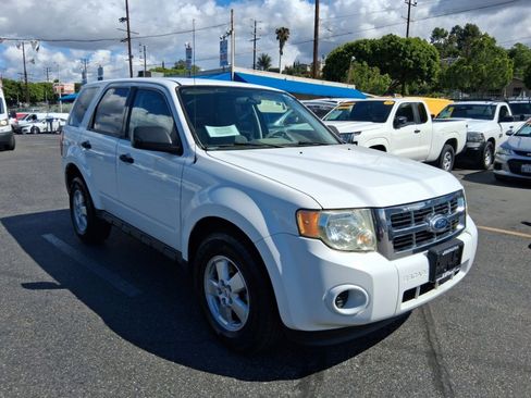 Used 2010 Ford Escape XLS image 1