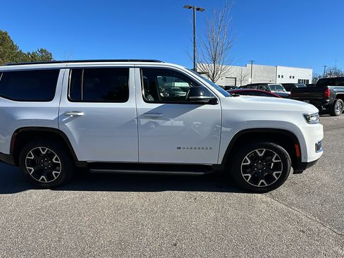 Certified 2024 Jeep Wagoneer Series III image 7