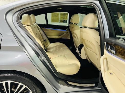 Used 2019 BMW 540i w/ Premium Package image 29
