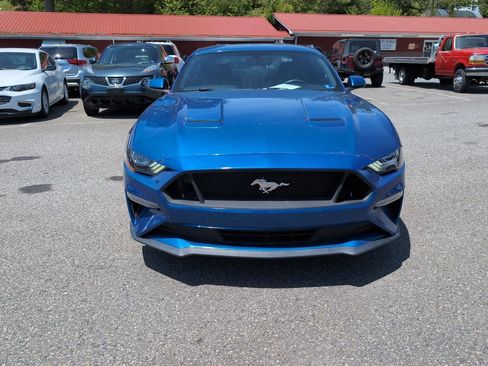 Used 2018 Ford Mustang Coupe RWD image 8