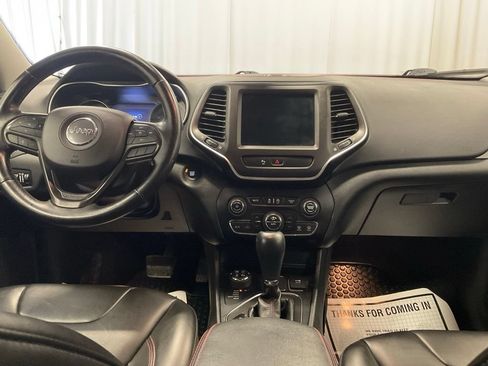 Used 2020 Jeep Cherokee Trailhawk w/ Cold Weather Group AWD/4WD image 33