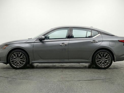 Used 2025 Nissan Altima 2.5 SV image 5