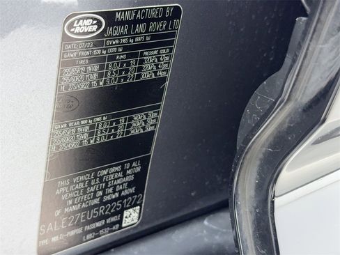 Used 2024 Land Rover Defender 110 X-Dynamic SE image 61