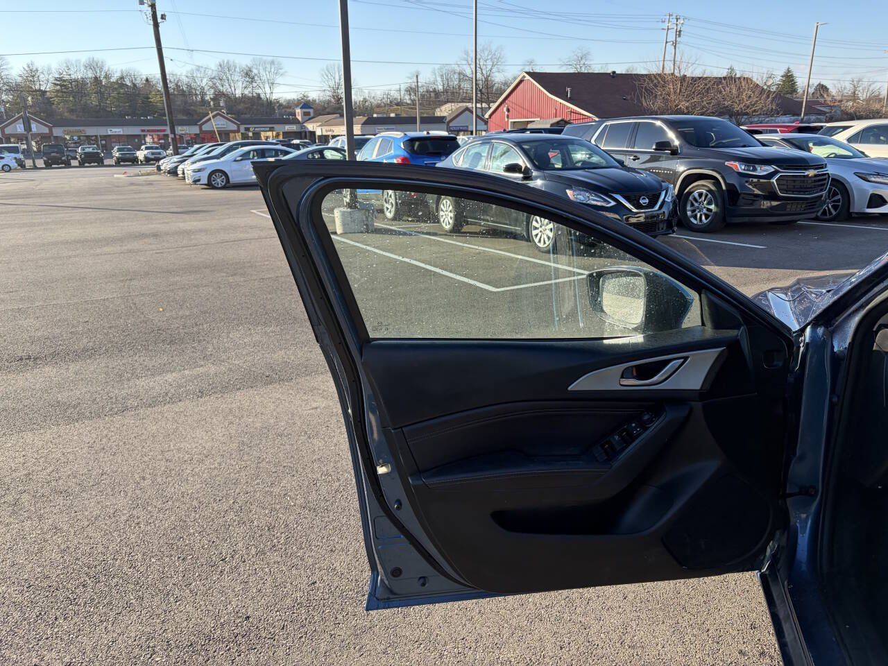 Used 2017 MAZDA MAZDA3 Touring FWD image 12