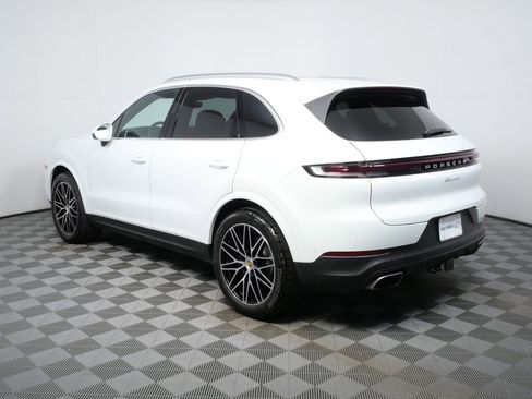 Certified 2024 Porsche Cayenne AWD/4WD image 3