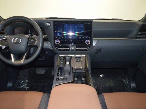 Used 2024 Lexus GX 550 w/ Accessory Package (Z1) image 37