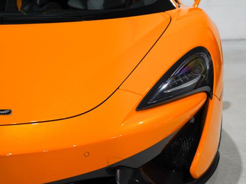 Used 2017 McLaren 570S Coupe RWD image 31