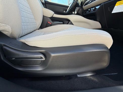 New 2026 Honda HR-V LX image 38