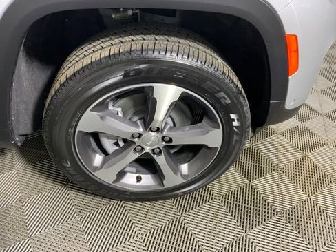 Used 2024 Jeep Grand Cherokee Limited 4xe w/ Luxury Tech Group II image 50