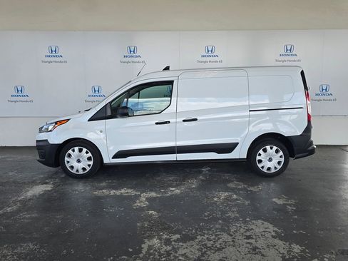 Used 2023 Ford Transit Connect XL image 3