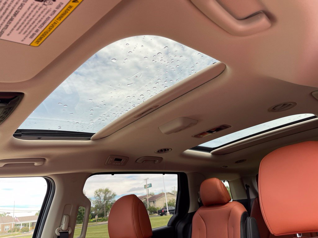 New 2027 Kia Carnival SX FWD image 10
