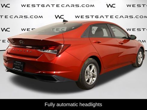 Used 2021 Hyundai Elantra SE image 8