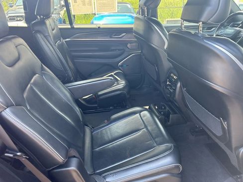 Used 2021 Jeep Grand Cherokee L Overland w/ Luxury Tech Group IV AWD/4WD image 21