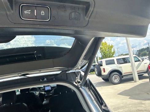 Used 2022 Ford Explorer Limited w/ Equipment Group 301A RWD image 30