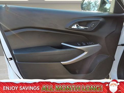 Used 2024 Chevrolet Trax RS image 18