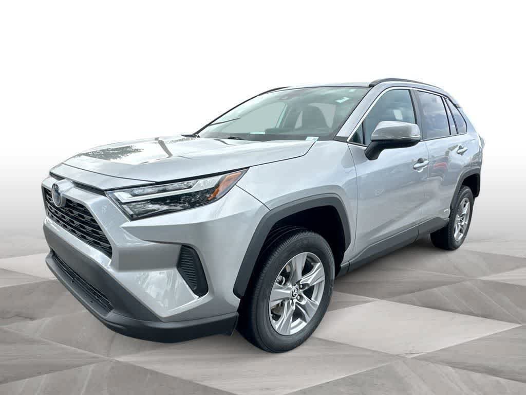 Used 2023 Toyota RAV4 LE AWD/4WD image 3