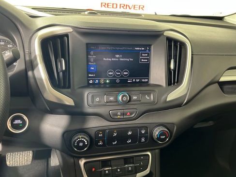 Used 2024 GMC Terrain SLE image 19