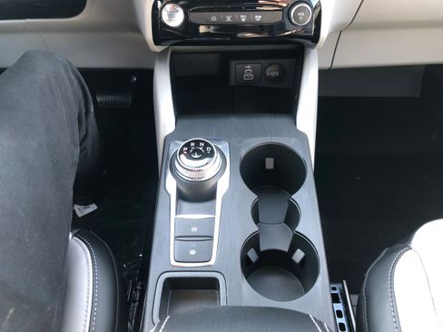 New 2025 Ford Escape SE w/ Class II Trailer Tow Package image 13