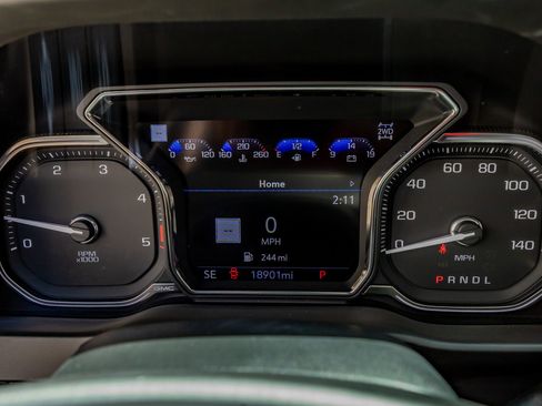 Used 2023 GMC Sierra 3500 Denali w/ Denali Ultimate Package image 19