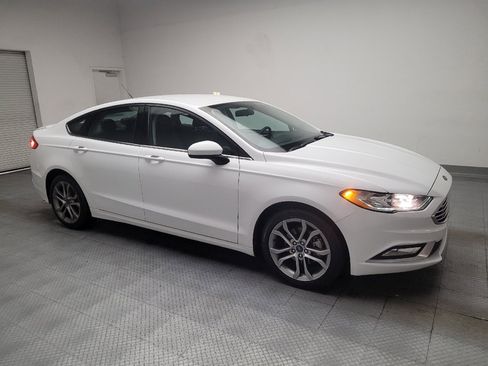 Used 2017 Ford Fusion SE w/ Equipment Group 201A FWD image 11