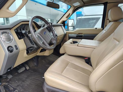 Used 2016 Ford F250 Lariat w/ Chrome Package image 14