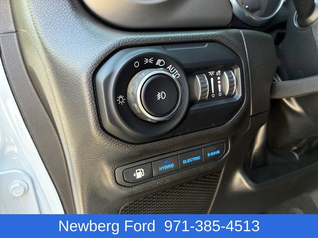 Used 2022 Jeep Wrangler Unlimited Rubicon 4xe w/ Cold Weather Group AWD/4WD image 15