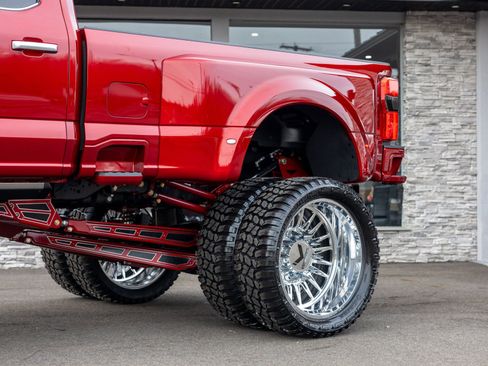 Used 2025 Ford F450 Platinum w/ Platinum Plus Package image 4