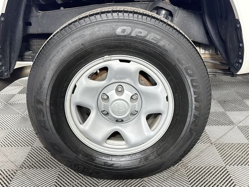 Used 2023 Toyota Tacoma SR RWD image 28
