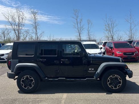 Used 2009 Jeep Wrangler Unlimited X AWD/4WD image 5