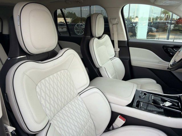 Used 2021 Lincoln Aviator Black Label Grand Touring w/ Class IV Trailer Tow Package AWD/4WD image 19