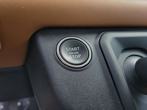 Used 2024 Land Rover Defender 110 X-Dynamic SE image 12