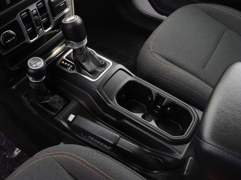 Used 2025 Jeep Wrangler Unlimited Sport AWD/4WD image 26