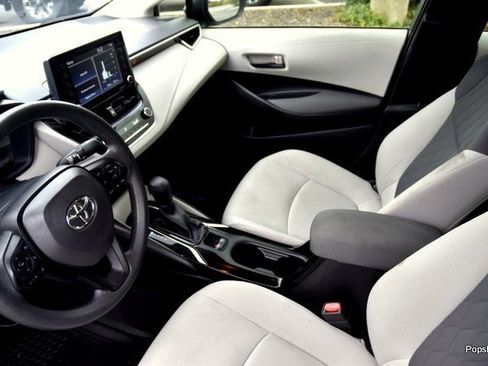 Used 2022 Toyota Corolla LE image 8