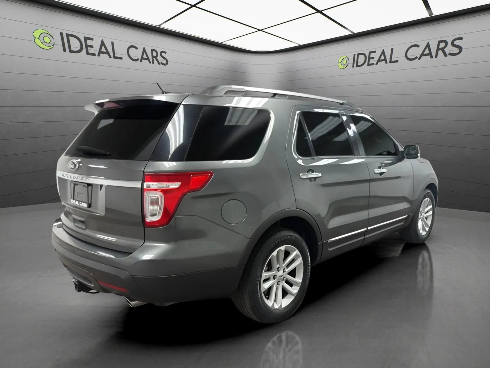 Used 2015 Ford Explorer XLT FWD image 5