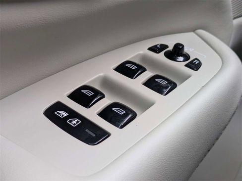 Used 2023 Volvo XC90 B6 Ultimate w/ Protection Package Premier image 34