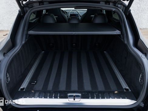 Used 2022 Aston Martin DBX image 34