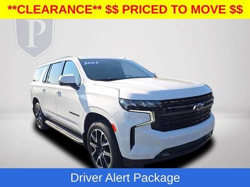 Certified 2024 Chevrolet Suburban RST w/ Luxury Package AWD/4WD image 16