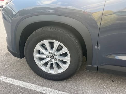 Used 2024 Toyota Grand Highlander AWD image 9