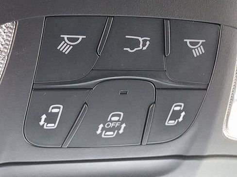 Used 2025 Chrysler Pacifica Limited FWD image 26