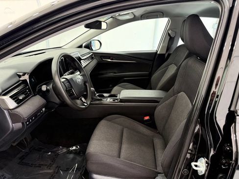 Used 2025 Toyota Camry LE FWD image 12
