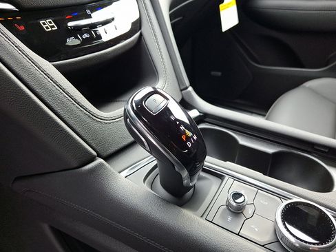 New 2026 Cadillac XT5 Luxury image 20