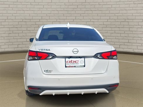 Used 2025 Nissan Versa SV w/ Trunk Package image 5