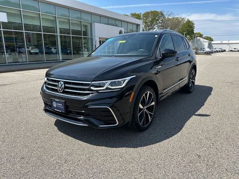 Certified 2023 Volkswagen Tiguan SEL R-Line AWD/4WD image 3